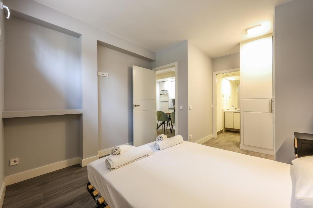 Apartamentos Reformados En Arturo Soria Madrid Exterior foto